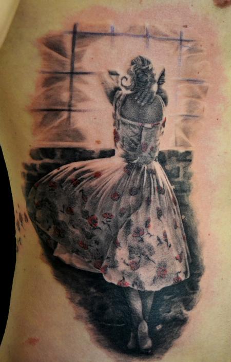 Tattoos - woman  - 100508